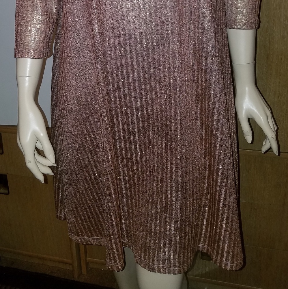 Dress - Picture 2 of 2